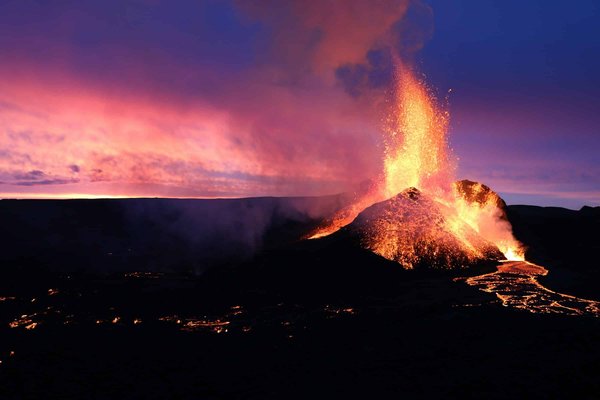 Comment préparer une randonnée pour explorer les volcans actifs de Nouvelle-Zélande ?