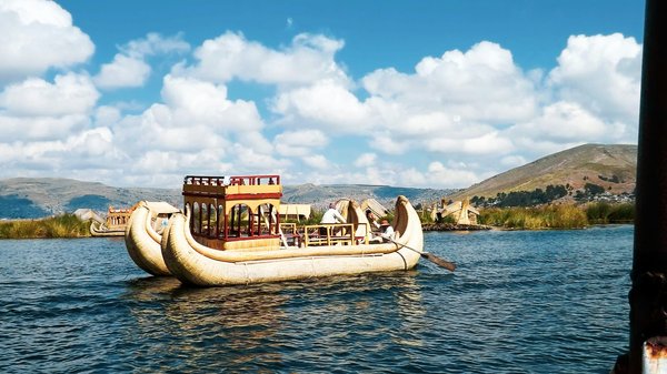 Où faire une croisière en bateau traditionnel sur le lac Titicaca, Pérou?
